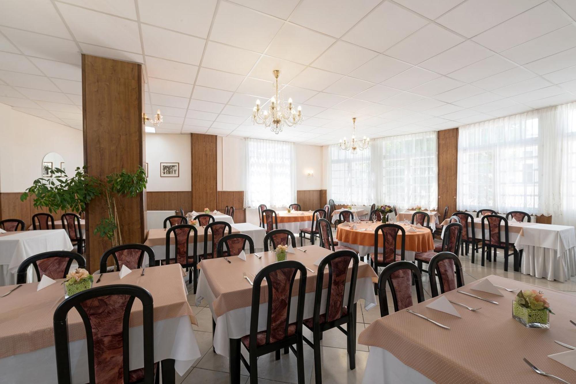 Ensana Vila Trajan 皮耶什佳尼 外观 照片